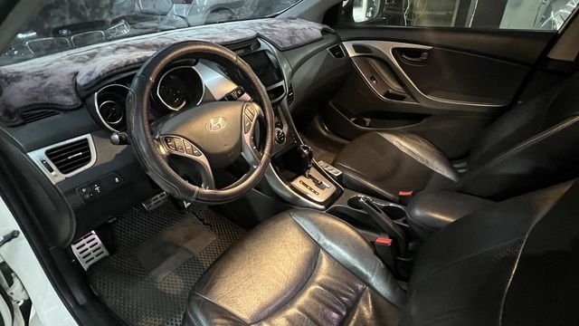 HYUNDAI現代 ELANTRA  第6張相片