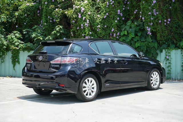 LEXUS凌志 CT200H  第4張相片