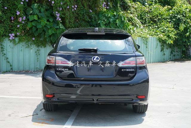 LEXUS凌志 CT200H  第5張相片