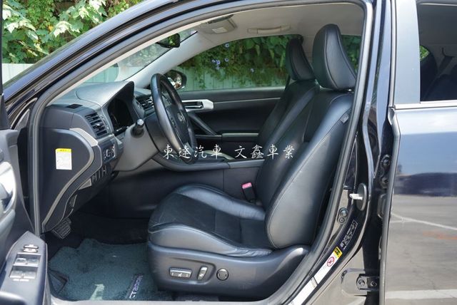 LEXUS凌志 CT200H  第9張相片