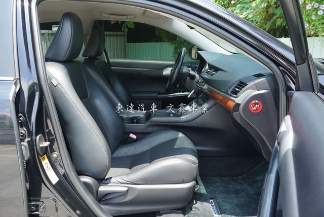 LEXUS凌志 CT200H  第13張相片