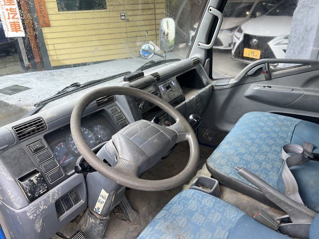 MITSUBISHI三菱 CANTER  第5張相片