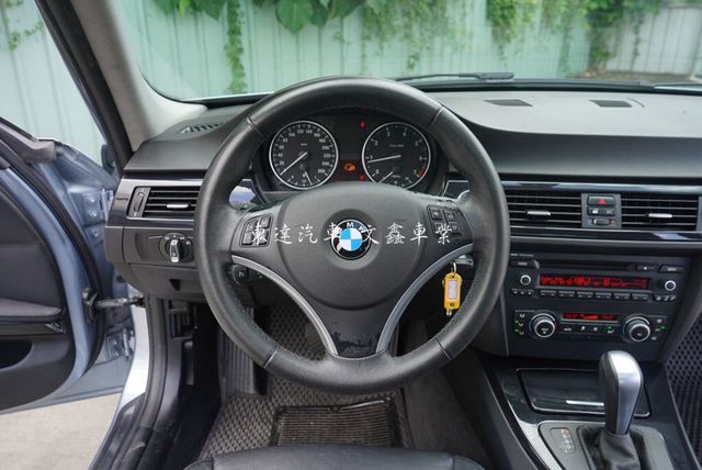 BMW寶馬 320I  第12張相片