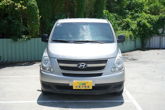 HYUNDAI現代 STAREX  第2張相片