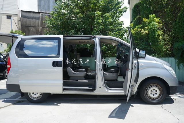 HYUNDAI現代 STAREX  第6張相片