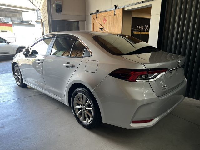TOYOTA豐田 ALTIS  第3張相片