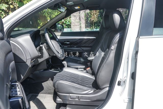 MITSUBISHI三菱 OUTLANDER  第8張相片
