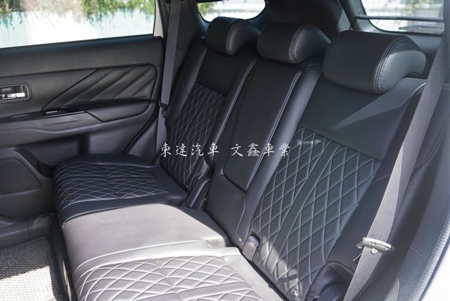 MITSUBISHI三菱 OUTLANDER  第10張相片