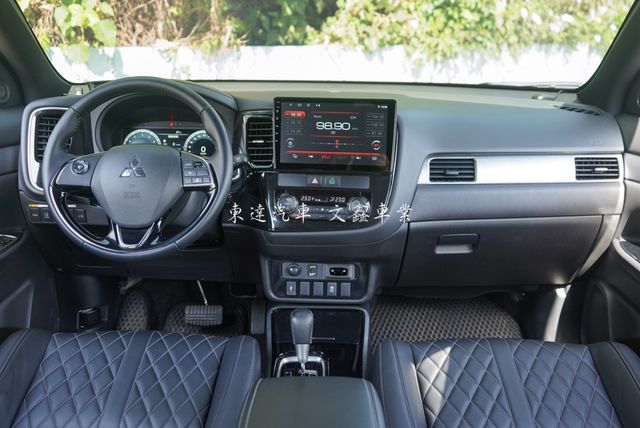 MITSUBISHI三菱 OUTLANDER  第12張相片