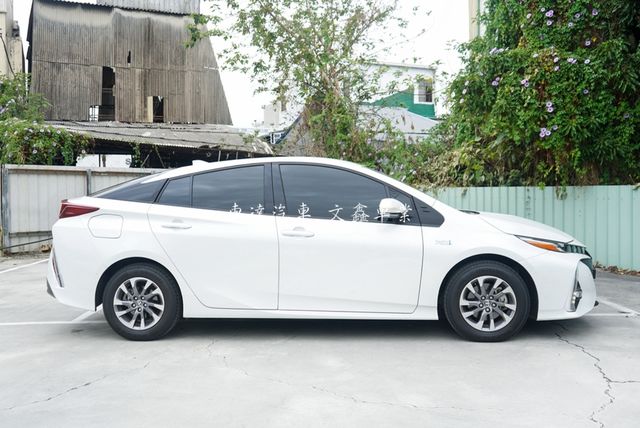 TOYOTA豐田 PRIUS PHV  第3張相片