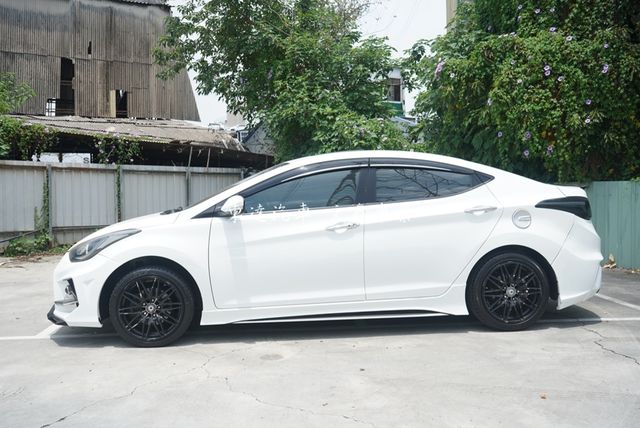 HYUNDAI現代 ELANTRA  第7張相片