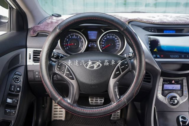 HYUNDAI現代 ELANTRA  第15張相片