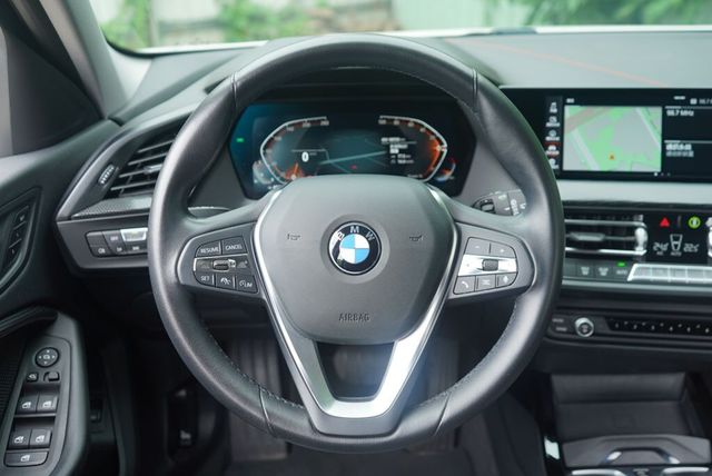 BMW寶馬 118I  第8張相片