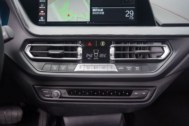 BMW寶馬 118I  第15張相片