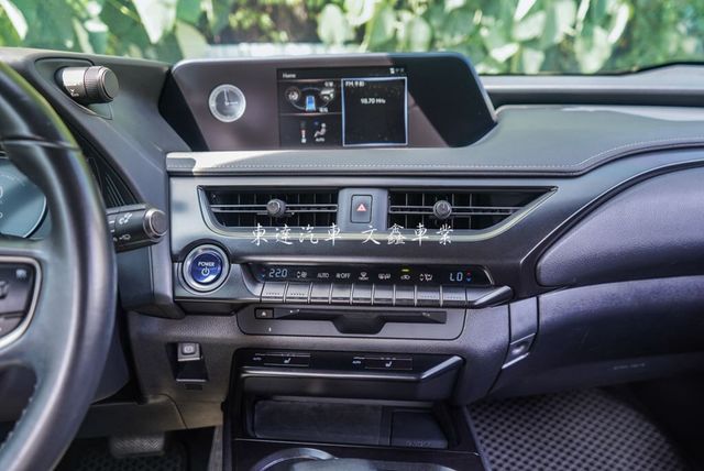 LEXUS凌志 UX250H  第16張相片