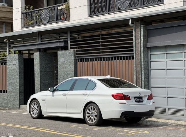 5 SERIES SEDAN F10  第2張相片