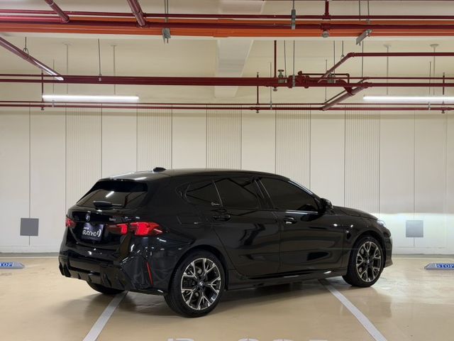 1 SERIES  第2張相片