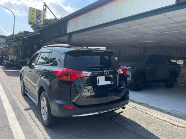 TOYOTA豐田 RAV4  第3張相片