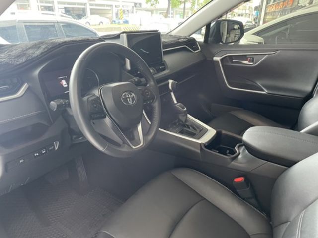 TOYOTA豐田 RAV4  第6張相片