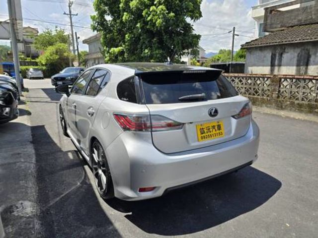 LEXUS凌志 CT200H  第2張相片