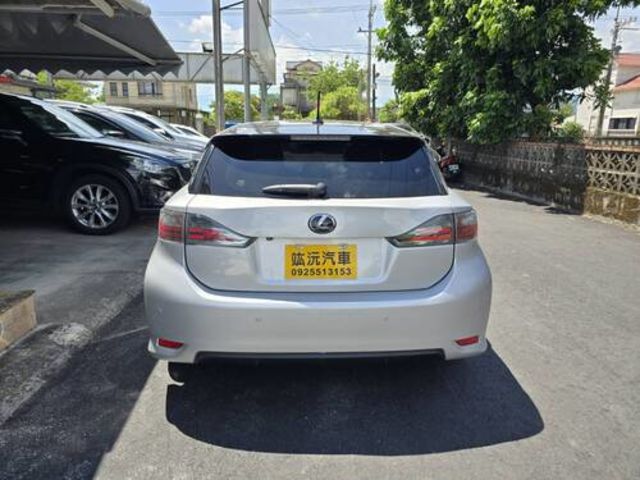 LEXUS凌志 CT200H  第3張相片