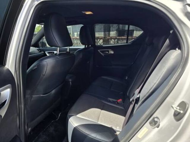 LEXUS凌志 CT200H  第12張相片