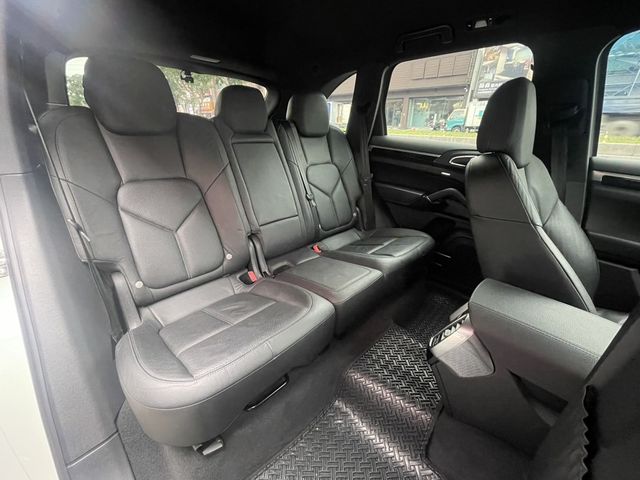 PORSCHE保時捷 CAYENNE  第13張相片