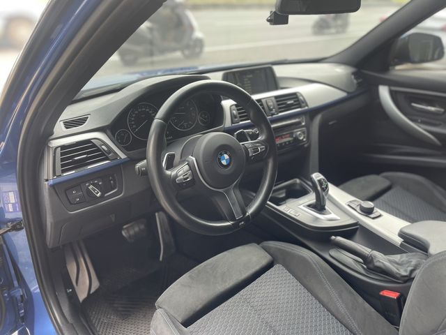 BMW寶馬 320I SEDAN ZA  第5張相片