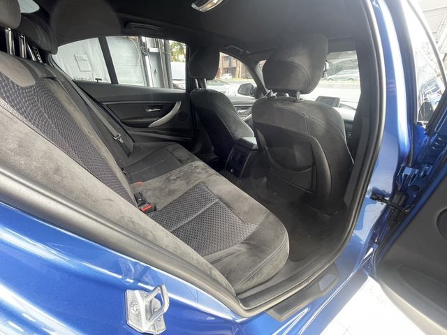 BMW寶馬 320I SEDAN ZA  第11張相片