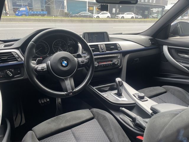 BMW寶馬 320I SEDAN ZA  第14張相片