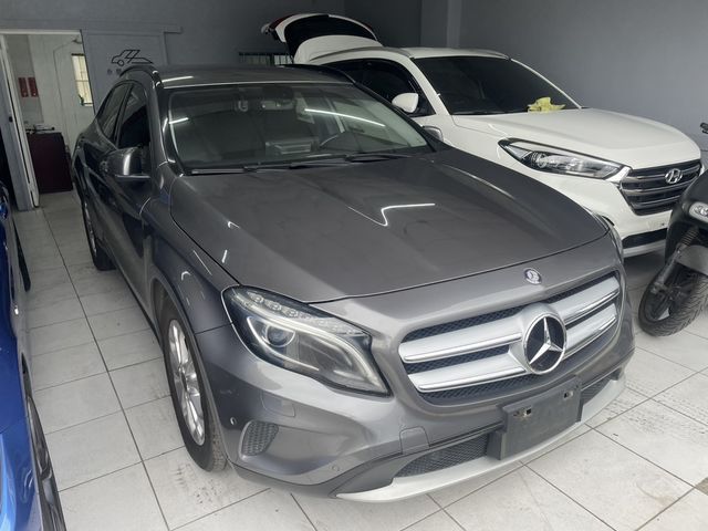 M-BENZ賓士 GLA180  第2張相片