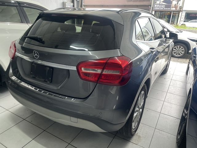 M-BENZ賓士 GLA180  第3張相片