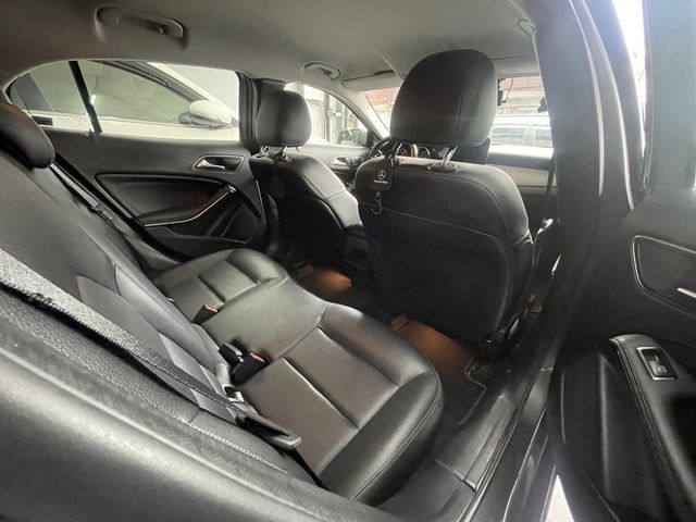 M-BENZ賓士 GLA180  第4張相片