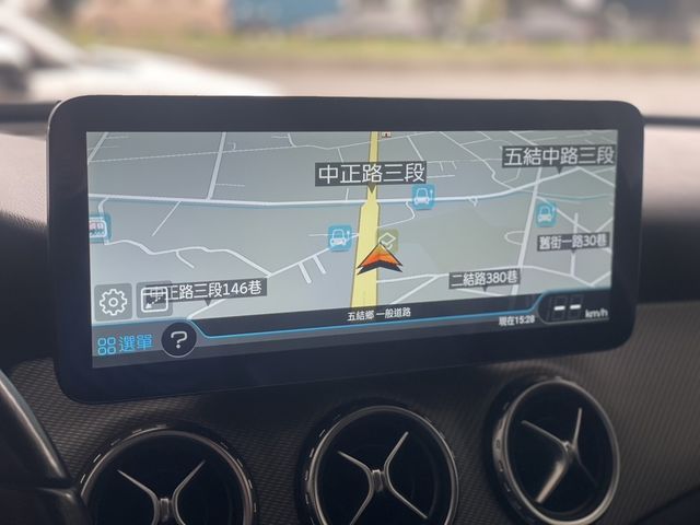 M-BENZ賓士 GLA180  第9張相片