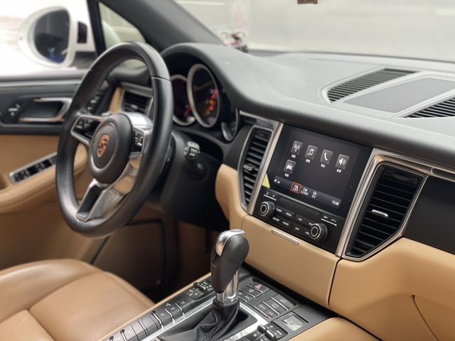 PORSCHE保時捷 MACAN  第13張相片