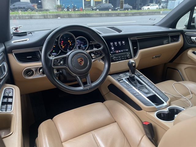 PORSCHE保時捷 MACAN  第17張相片