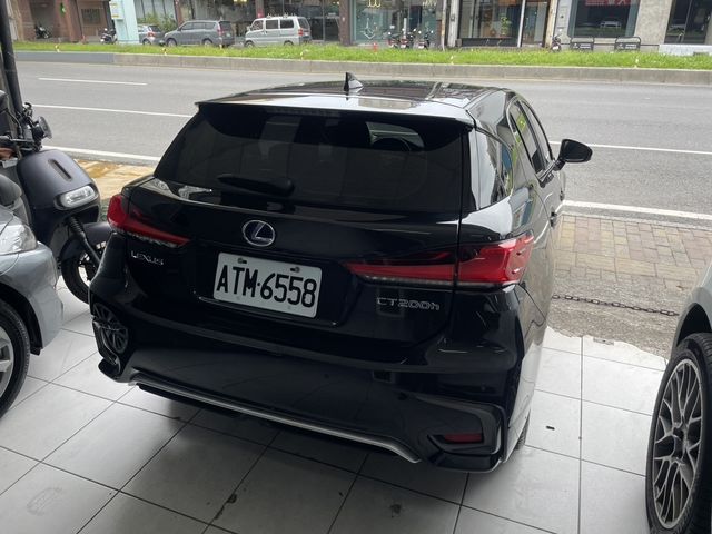 LEXUS凌志 CT200H  第3張相片