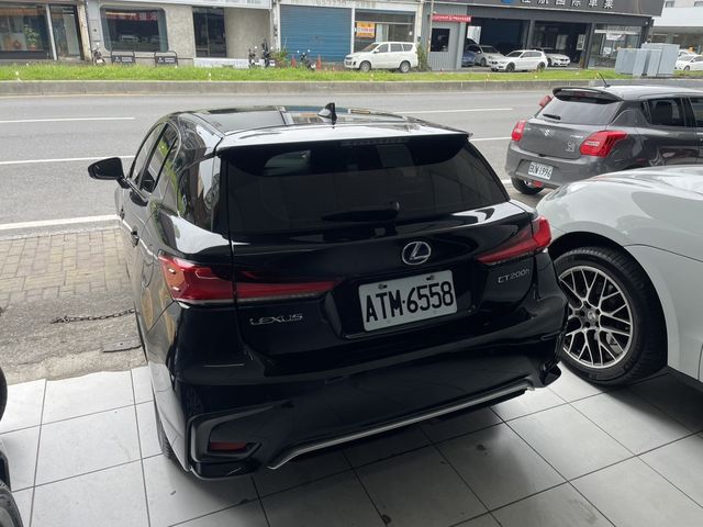 LEXUS凌志 CT200H  第4張相片
