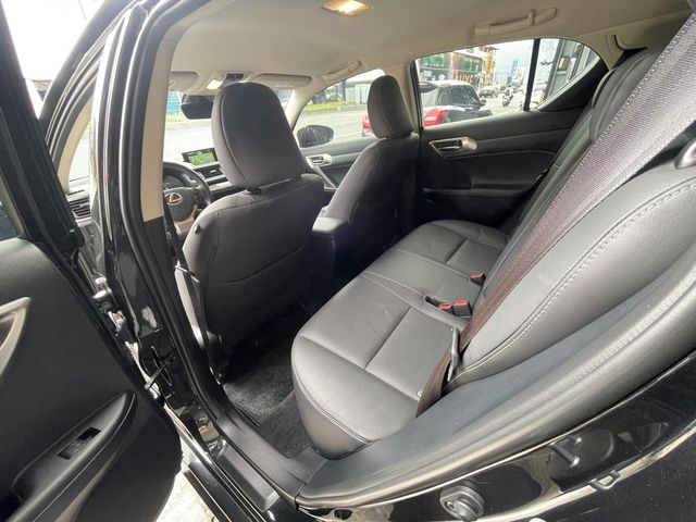 LEXUS凌志 CT200H  第6張相片