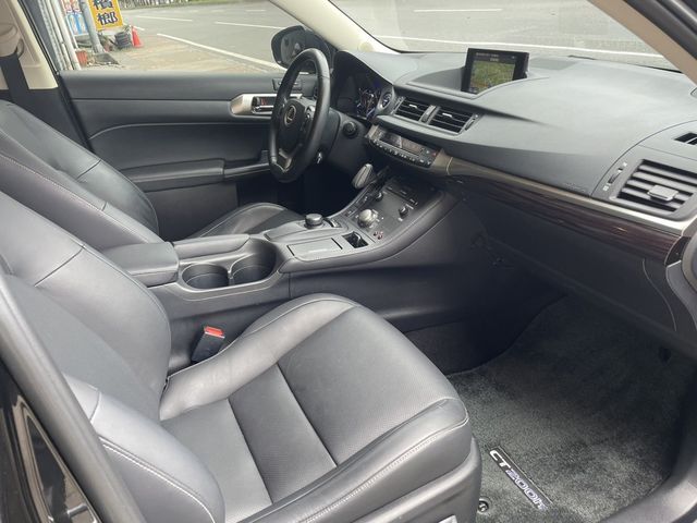 LEXUS凌志 CT200H  第7張相片