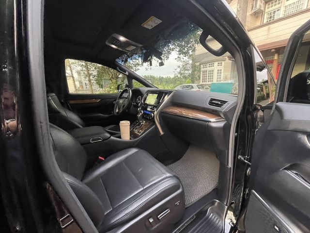 TOYOTA豐田 ALPHARD  第4張相片