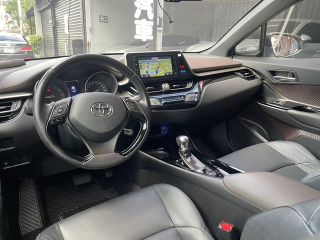 TOYOTA豐田 C-HR  第6張相片