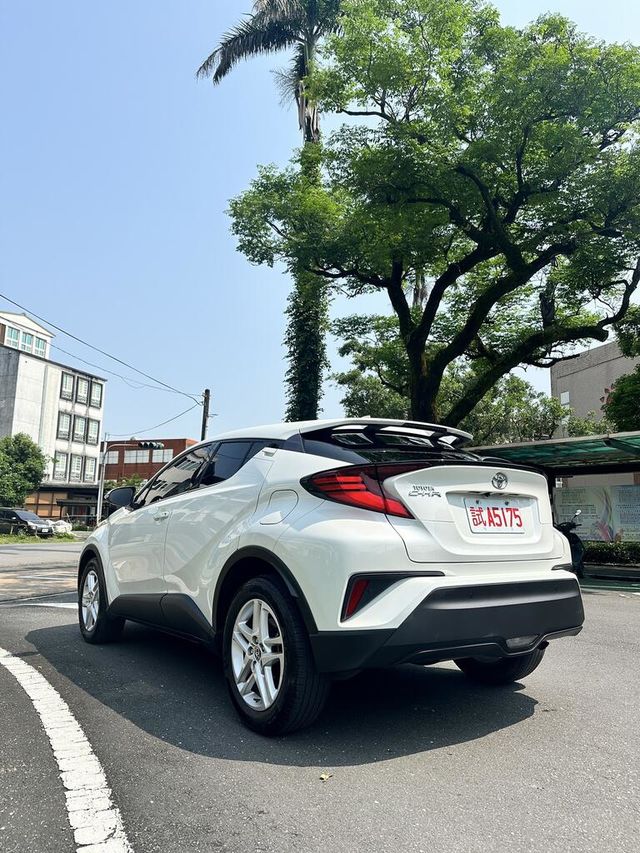 TOYOTA豐田 C-HR  第2張相片