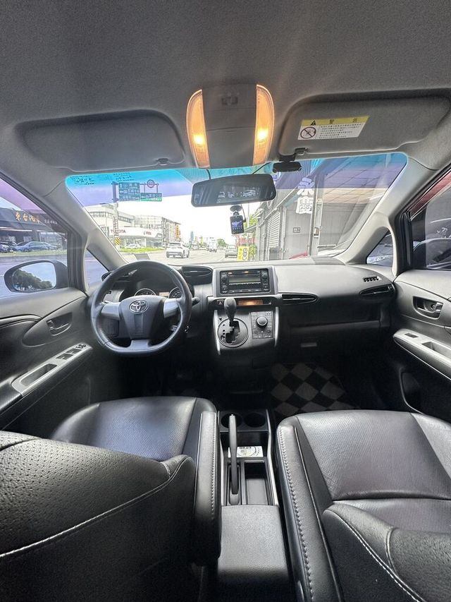 TOYOTA豐田 WISH  第5張相片