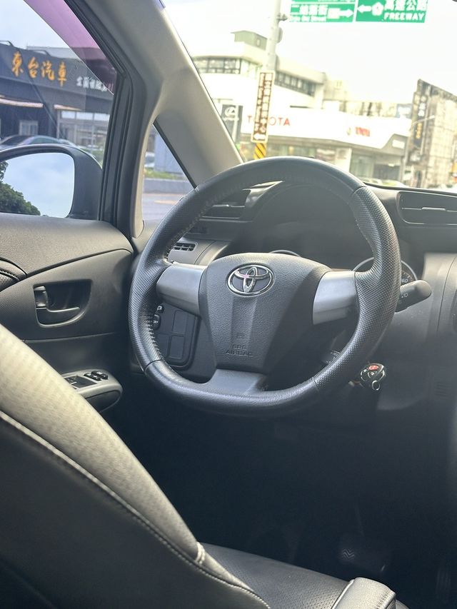 TOYOTA豐田 WISH  第6張相片