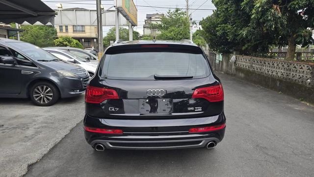 AUDI奧迪 Q7  第4張相片