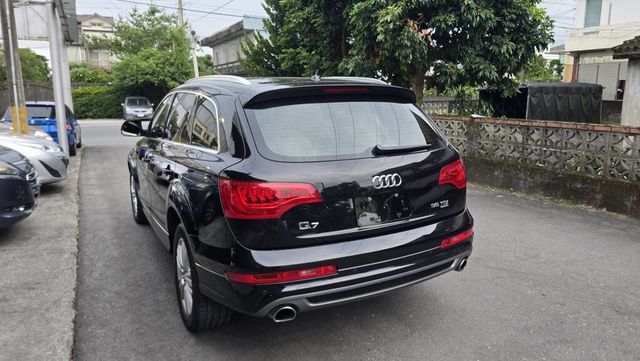 AUDI奧迪 Q7  第8張相片