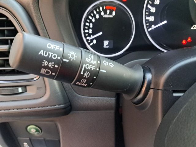 19年HR-V 1.8 S  盲點 IKEY 定速 倒車顯影 藍芽 換檔撥片 LED光感應自動頭燈 僅跑6萬多 認證車  第13張相片