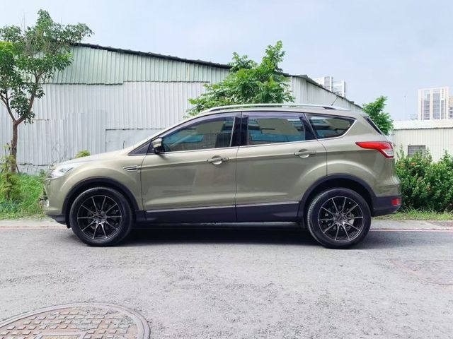 2.0 Ecoboost-四輪傳動、KEYLESS、改裝鋁圈、全景天窗、電動尾門、車道偏離警示、定速巡航、循跡防滑系統  第6張相片