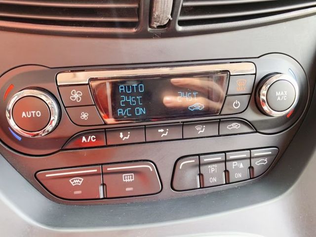 2.0 Ecoboost-四輪傳動、KEYLESS、改裝鋁圈、全景天窗、電動尾門、車道偏離警示、定速巡航、循跡防滑系統  第11張相片